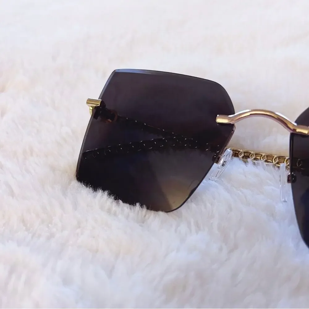 Skyla Black & Gold Chain Link Oversized Sunglasses - Picture 6 of 11